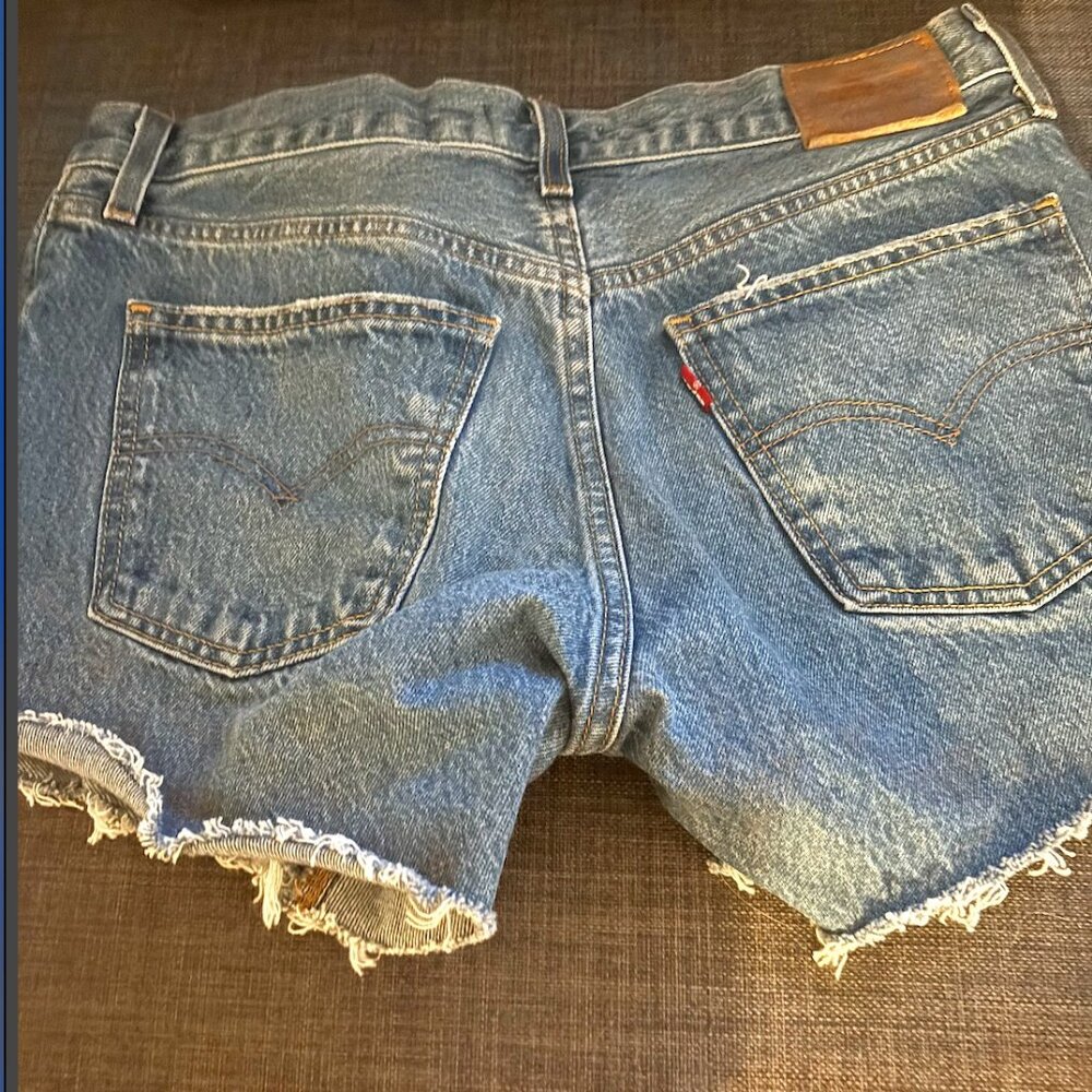 Levis Premium Denim Cut Off Shorts • 28 - Picture 1 of 6